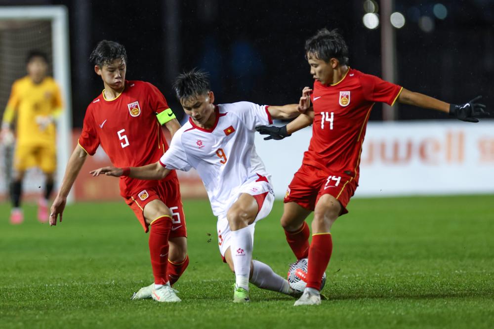 查理-亚当：麦克托米奈的精彩倒钩足以比肩齐达内的天外飞仙